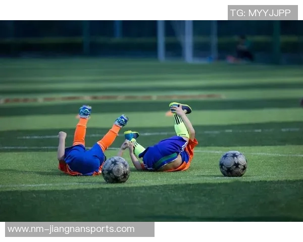 《猜球星搞笑大挑战足球版谁是场上最搞笑的明星球员》 《猜球星搞笑大挑战足球版谁是场上最搞笑的明星球员》