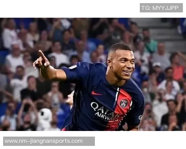 卡姆巴佩水波纹效果引领足球视觉潮流 展现速度与力量的完美结合